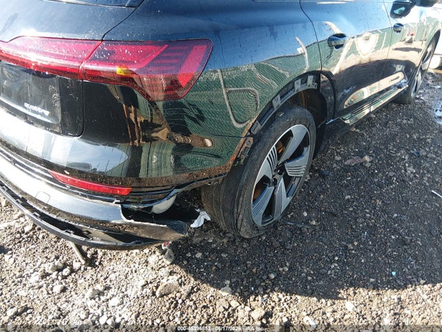 Продаж на аукціоні авто 2022 Audi E-tron Premium Plus Quattro, vin: WA1LAAGE8NB006538, номер лоту: 45396853