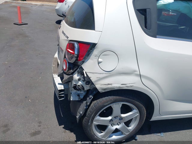 Chevrolet Sonic Ltz Auto 2015 1G1JE6SB1F4107026 Image 13
