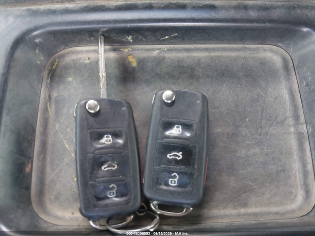 45396892 :رقم المزاد ، 1VWBH7A31DC001887 vin ، 2013 Volkswagen Passat 2.5l Se مزاد بيع