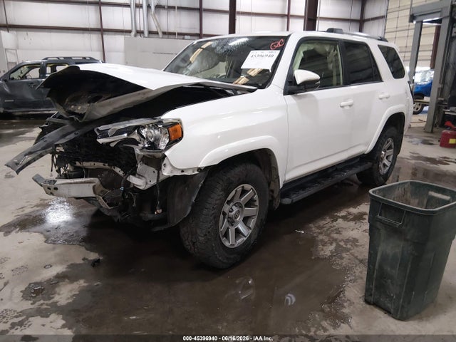 Toyota 4runner Trail Premium 2016 JTEBU5JR9G5379967 Image 2