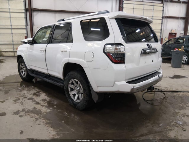 Toyota 4runner Trail Premium 2016 JTEBU5JR9G5379967 Image 3