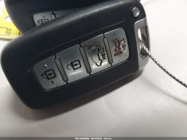 Продаж на аукціоні авто 2013 Hyundai Veloster Base W/black, vin: KMHTC6AD0DU107729, номер лоту: 45396996