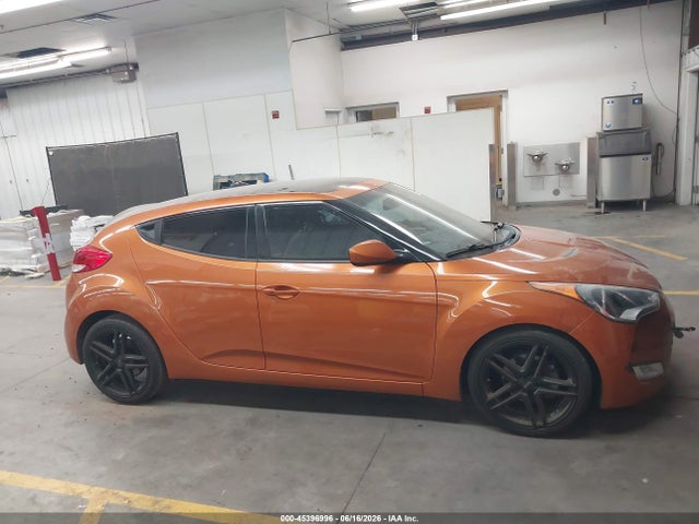 Aukcja sprzedaży 2013 Hyundai Veloster Base W/black, vin: KMHTC6AD0DU107729, numer aukcji: 45396996