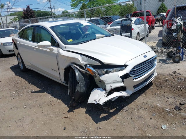 Auction sale of the 2016 Ford Fusion Hybrid Titanium, vin: 3FA6P0RU2GR377618, lot number: 45397047
