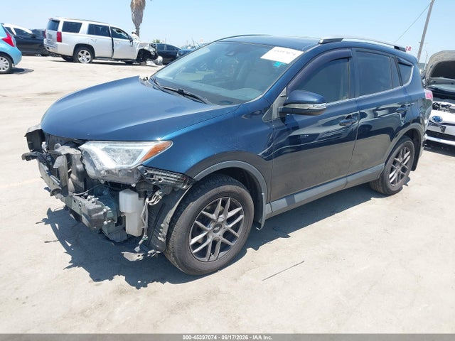 Toyota Rav4 Xle 2017 JTMWFREV7HJ103004 Image 2