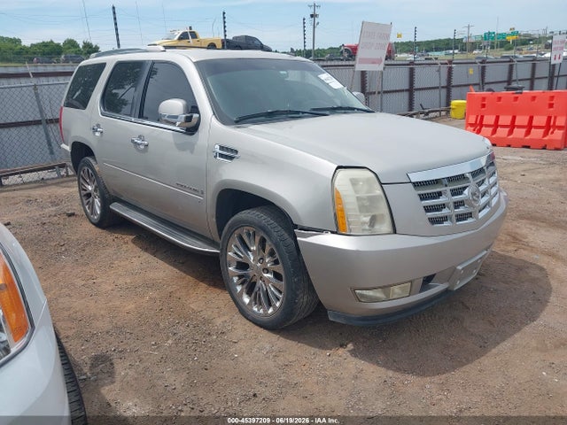 Продажа на аукционе авто 2008 Cadillac Escalade Standard, vin: 1GYFK638X8R117837, номер лота: 45397209