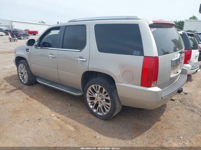 2008 Cadillac Escalade Standard მანქანა იყიდება აუქციონზე, vin: 1GYFK638X8R117837, აუქციონის ნომერი: 45397209