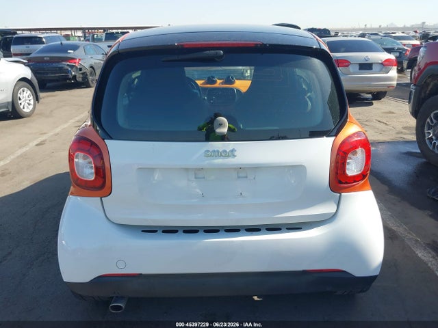 Smart Fortwo Passion 2016 WMEFJ5DA2GK051930 Image 16