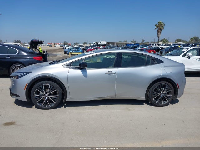 Toyota PRIUS XLE 2026 JTDACAAU2T3081220 Image 14