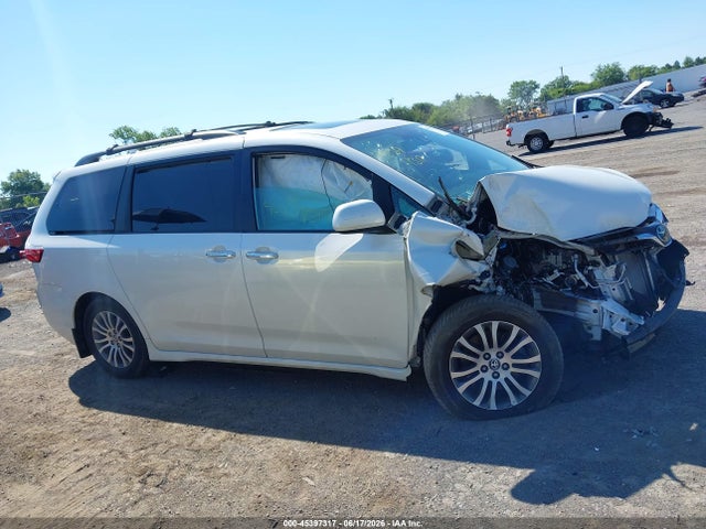 45397317 :رقم المزاد ، 5TDYZ3DC4LS059908 vin ، 2020 Toyota Sienna Xle Premium مزاد بيع