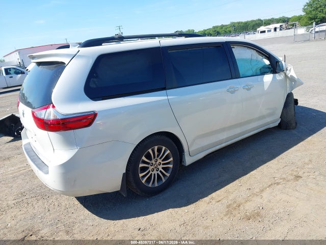 45397317 :رقم المزاد ، 5TDYZ3DC4LS059908 vin ، 2020 Toyota Sienna Xle Premium مزاد بيع