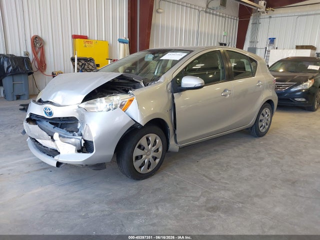 Toyota Prius C Two 2014 JTDKDTB3XE1570966 Image 2
