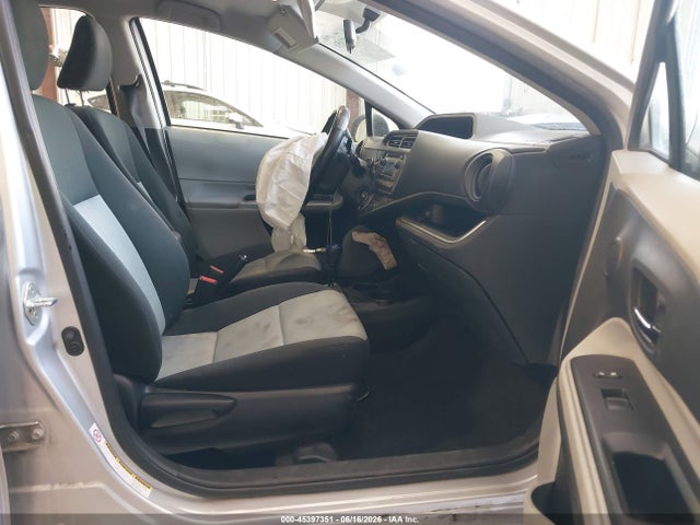 Toyota Prius C Two 2014 JTDKDTB3XE1570966 Image 5
