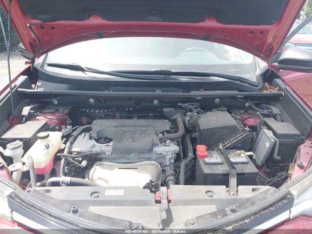 2T3BFREV5JW820989 Toyota RAV4 LE