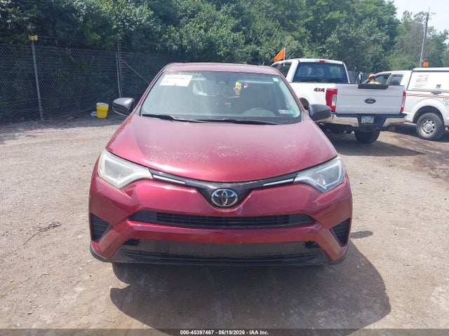 2T3BFREV5JW820989 Toyota RAV4 LE