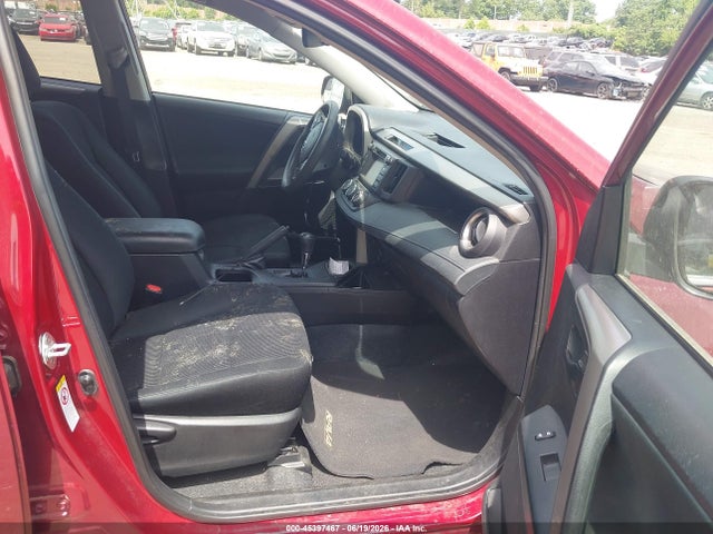 2T3BFREV5JW820989 Toyota RAV4 LE