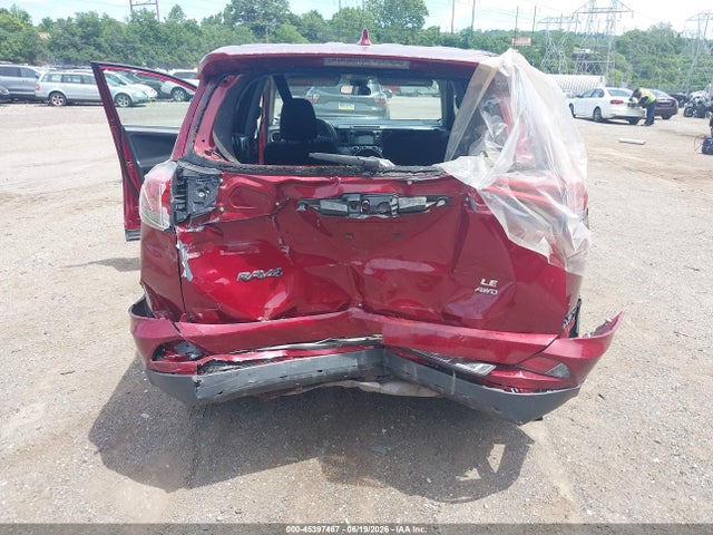 2T3BFREV5JW820989 Toyota RAV4 LE