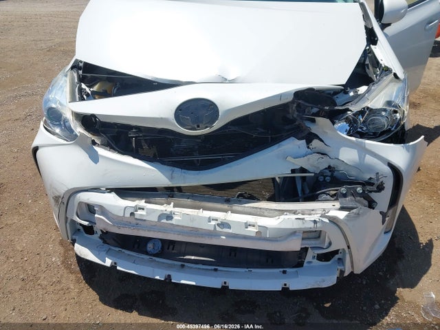 Toyota Prius V Four 2017 JTDZN3EU7HJ058991 Image 6