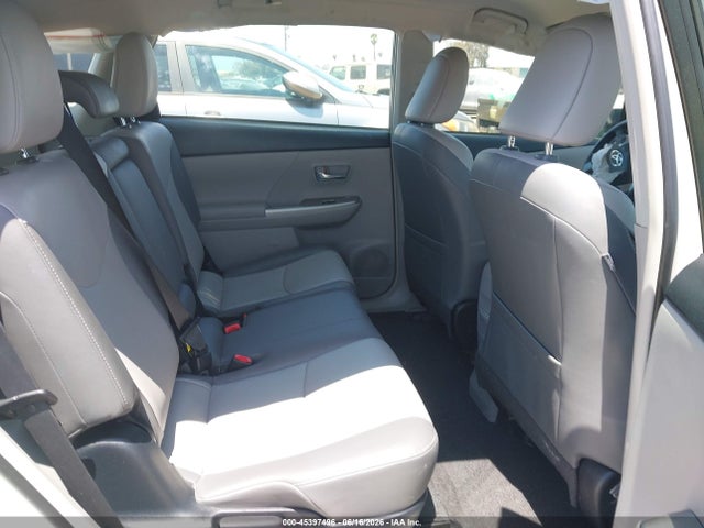 Toyota Prius V Four 2017 JTDZN3EU7HJ058991 Image 8