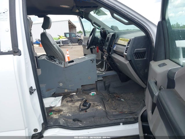 45397511 :رقم المزاد ، 1FD0X5HT4HEC91202 vin ، 2017 Ford F-550 Chassis Lariat/xl/xlt مزاد بيع