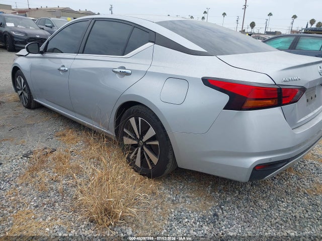 1N4BL4DV4NN308317 Nissan Altima Sv Fwd