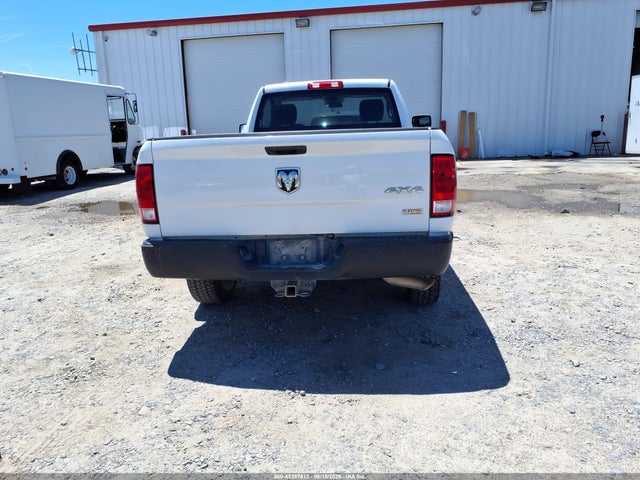 3C6JR7DG4KG504518 RAM 1500 Classic Tradesman 4x4 8&#039; Box