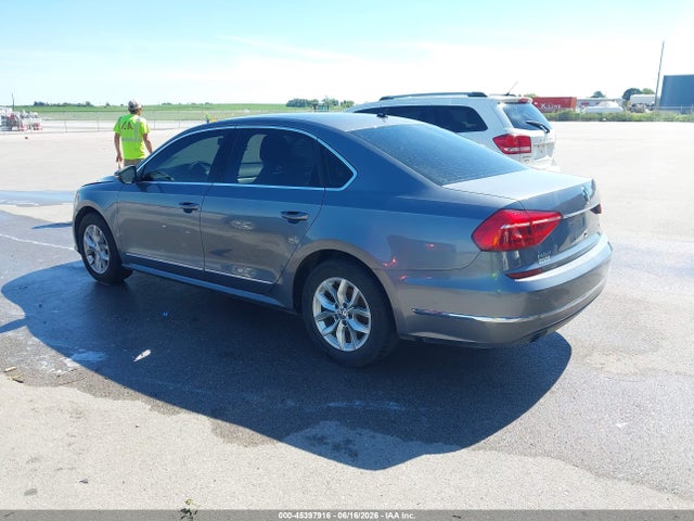 Aukcja sprzedaży 2016 Volkswagen Passat 1.8t S, vin: 1VWAT7A38GC025215, numer aukcji: 45397916