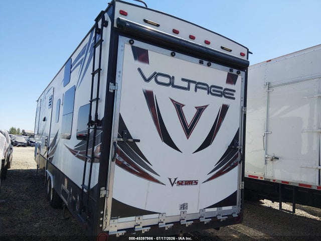 Voltage V Toy Hauler M-3605 2016 4YDF36025GZ990541 Image 3