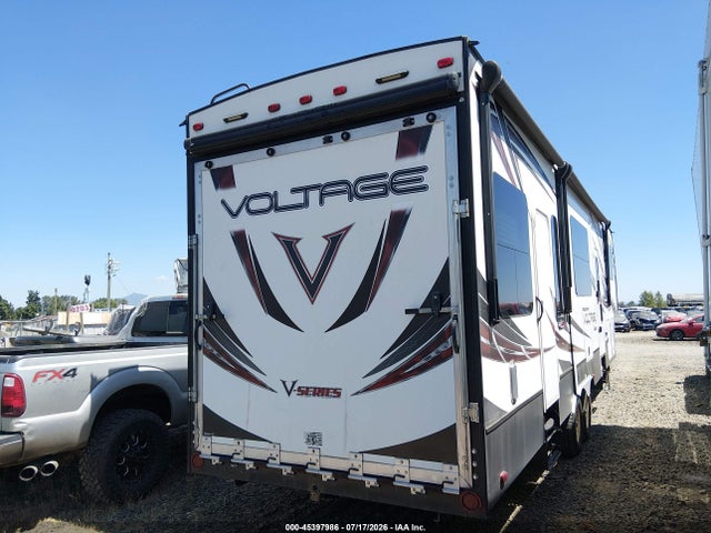 Voltage V Toy Hauler M-3605 2016 4YDF36025GZ990541 Image 4