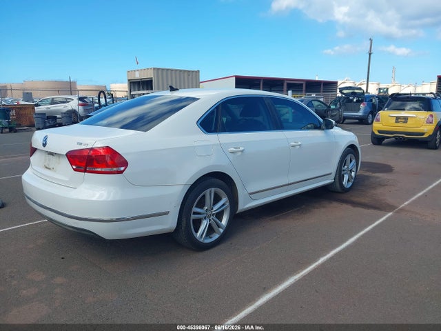 1VWBT7A38FC015643 Volkswagen Passat 1.8t Se