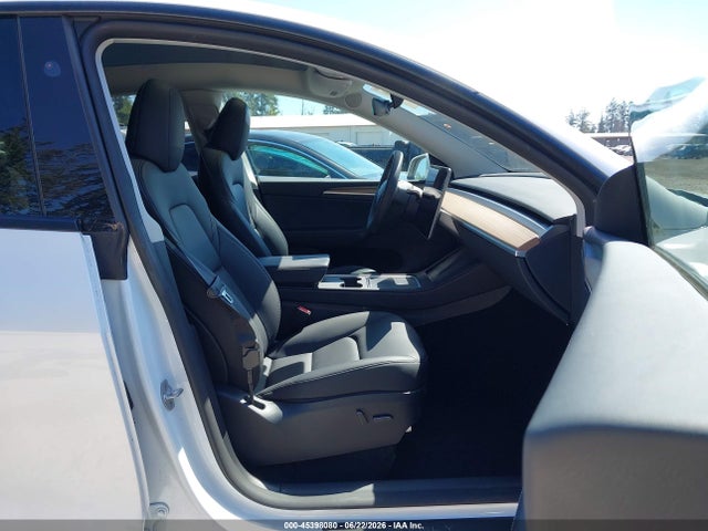Продажа на аукционе авто 2023 Tesla Model Y Awd/long Range Dual Motor All-wheel Drive, vin: 7SAYGDEE1PF825103, номер лота: 45398080