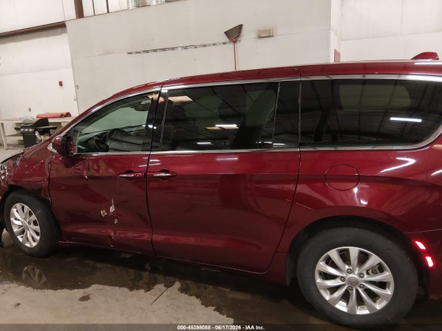Продаж на аукціоні авто 2018 Chrysler Pacifica Touring Plus, vin: 2C4RC1FG8JR123769, номер лоту: 45398088