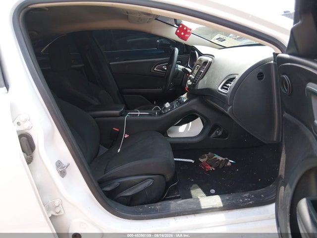 Продажа на аукционе авто 2015 Chrysler 200 Lx, vin: 1C3CCCFB3FN549741, номер лота: 45398109