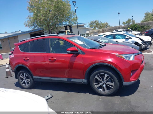JTMWFREV2HJ110880 Toyota Rav4 Xle