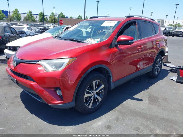 JTMWFREV2HJ110880 Toyota Rav4 Xle