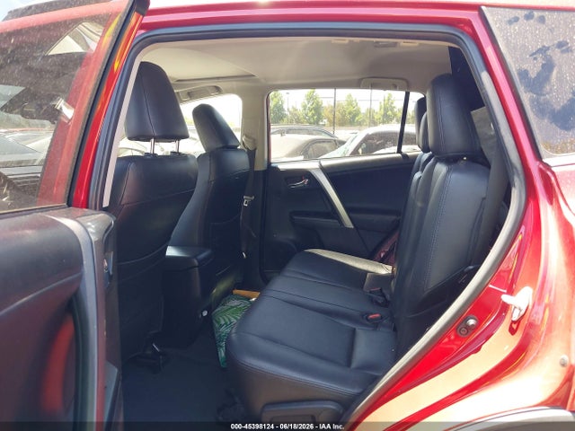 JTMWFREV2HJ110880 Toyota Rav4 Xle