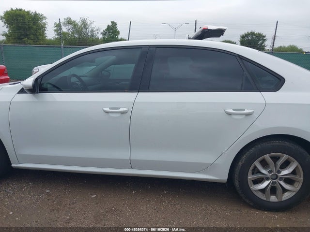 Aukcja sprzedaży 2018 Volkswagen Passat 2.0t R-line/2.0t S, vin: 1VWAA7A30JC016442, numer aukcji: 45398374