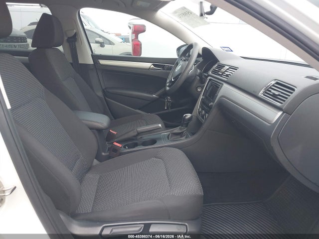 Aukcja sprzedaży 2018 Volkswagen Passat 2.0t R-line/2.0t S, vin: 1VWAA7A30JC016442, numer aukcji: 45398374