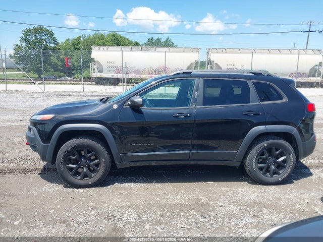 2017 Jeep Cherokee Trailhawk 4x4 მანქანა იყიდება აუქციონზე, vin: 1C4PJMBS9HW620713, აუქციონის ნომერი: 45398385