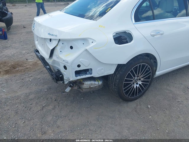 2025 Mercedes-benz C 300 მანქანა იყიდება აუქციონზე, vin: W1KAF4HB4SR292921, აუქციონის ნომერი: 45398432