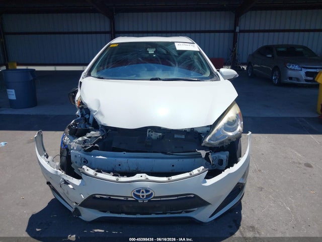 JTDKDTB31H1597638 Toyota Prius C One