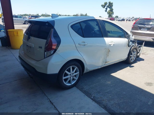 JTDKDTB31H1597638 Toyota Prius C One