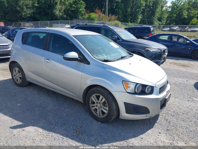 45398526 :رقم المزاد ، 1G1JC6SGXF4101162 vin ، 2015 Chevrolet Sonic Lt Auto مزاد بيع