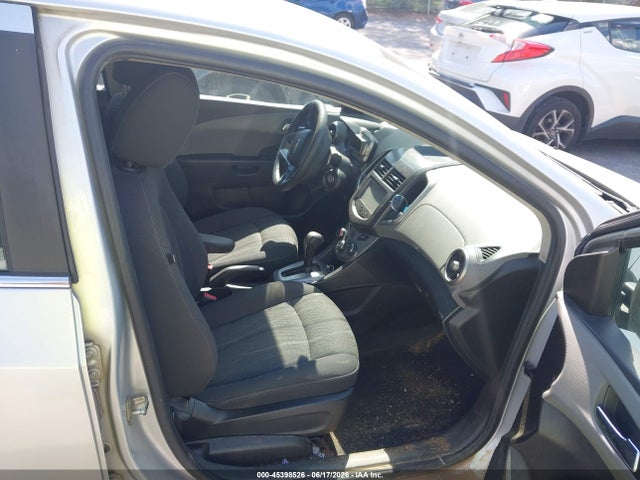 45398526 :رقم المزاد ، 1G1JC6SGXF4101162 vin ، 2015 Chevrolet Sonic Lt Auto مزاد بيع