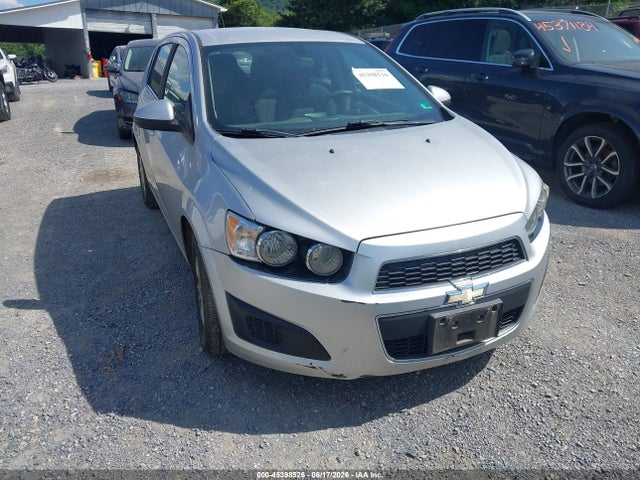 45398526 :رقم المزاد ، 1G1JC6SGXF4101162 vin ، 2015 Chevrolet Sonic Lt Auto مزاد بيع