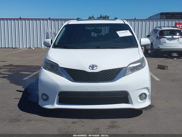 5TDXZ3DC8HS818305 Toyota Sienna Se 8 Passenger