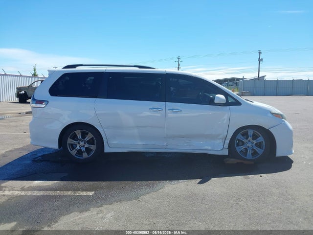5TDXZ3DC8HS818305 Toyota Sienna Se 8 Passenger