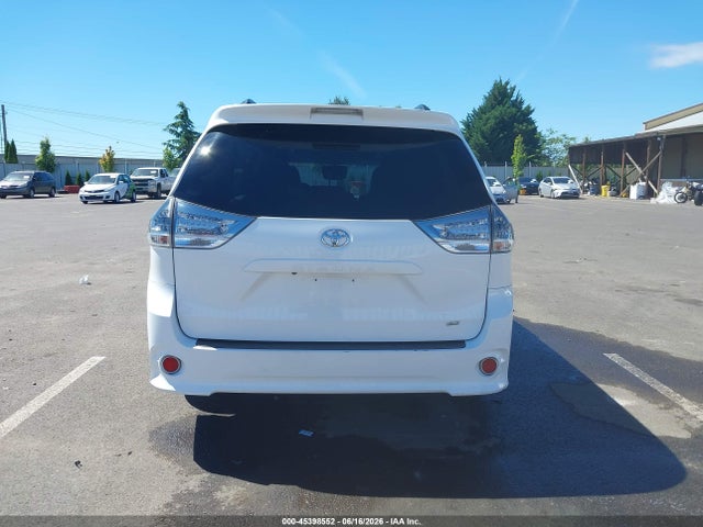5TDXZ3DC8HS818305 Toyota Sienna Se 8 Passenger