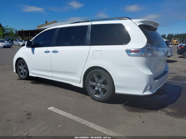 5TDXZ3DC8HS818305 Toyota Sienna Se 8 Passenger