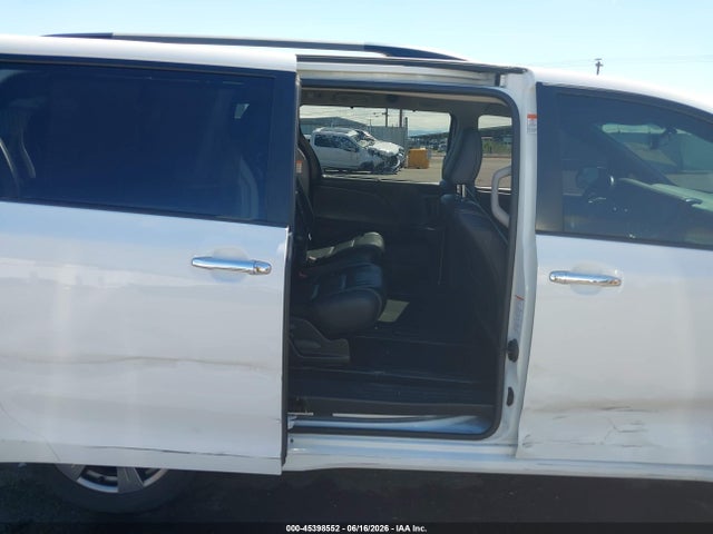 5TDXZ3DC8HS818305 Toyota Sienna Se 8 Passenger